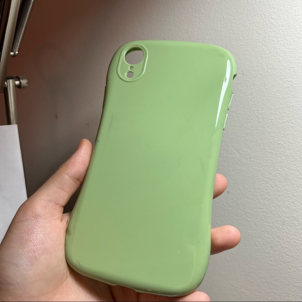 iPhone XR Solid Green Curvy Case